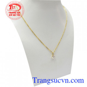 Với chế tác tinh xảo, mang lại cho người đeo sự dịu dàng, quý phái và thời trang