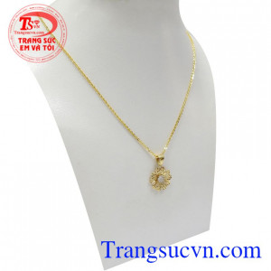 Sản phẩm rất được phái đẹp ưa chuộng, phù hợp phong cách năng động, phong cách và thời trang Bộ dây chuyền nữ sành điệu