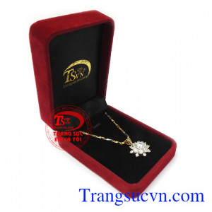 Bộ dây chuyền kết hợp độc đáo, thời trang và cá tính phái đẹp Bộ dây chuyền vàng quý phái
