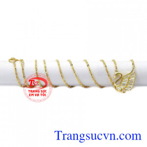 Loài vật này luôn là nguồn cảm hứng cho những nhà thiết kế trang sức, là món trang sức sẽ được nhiều các cô gái yêu thích. Bộ dây chuyền vàng thiên nga