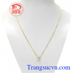 Bộ dây liền mặt nhỏ xinh thiết kế đẹp mắt, thích hợp cho những cô nàng yêu thích sự trẻ trung, đáng yêu.