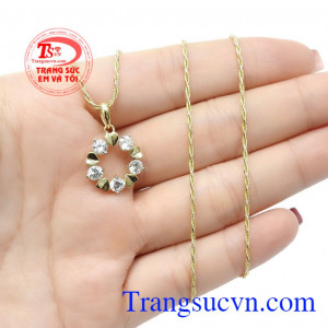 Sản phẩm là món quà ý nghĩa cho người thân yêu hoặc bạn bè trong các dịp khác nhau trong năm,Bộ dây nữ vàng kết nối trái tim