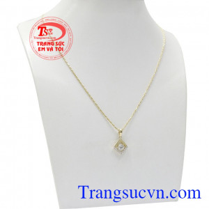 Sự kết hợp giữa dây chuyền nhập khẩu Italy và mặt dây Hàn Quốc tạo nên sự sang trọng và chất lượng cho bộ sản phẩm,Bộ dây nữ vàng thời trang