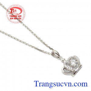 Kiểu dáng hình vương miện trẻ trung, thích hợp với các bạn trẻ, là món quà ý nghĩa cho người thân và bạn bè,Bộ dây nữ vàng trắng vương miện