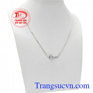 Đây là món quà mang ý nghĩa sẽ luôn bảo vệ, yêu thương và là nữ hoàng trong lòng của phái mạnh,Bộ dây vàng trắng chữ Queen