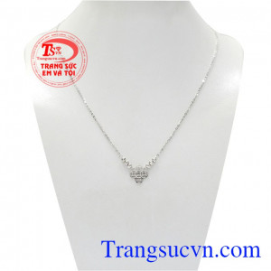 Như mọi người đã biết, biểu tượng đồng tiền vàng là đại diện cho sự thu tiền bạc, tài lộc cho chủ nhân,Bộ dây vàng trắng kim tiền