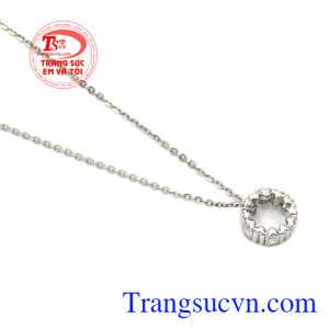 Bộ dây luôn được rất nhiều khách hàng của trang sức Em và Tôi,Bộ dây vàng trắng trang nhã