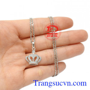 Bộ mặt dây nữ hoàng vàng 10k giao hàng trên toàn quốc.