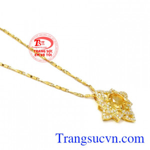 Thạch anh vàng là viên đá giúp hỗ trợ trị bệnh đau đầu, làm tăng khả năng tập trung cho người sử dụng. Bộ mặt thạch anh vàng độc đáo