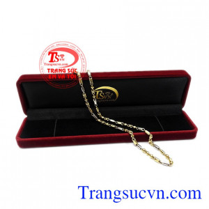 Dây chuyền nam phá cách góp phần tạo nên phong cách riêng cho người dùng. 