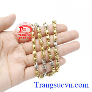 Không chỉ có phụ nữ mà ngày nay, ngay cả với phái mạnh cũng rất để ý tới làm đẹp, đặc biệt là các phụ kiện đi kèm. Dây chuyền nam thiết kế
