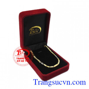 Chiếc dây chuyền giúp cho phái mạnh tự tin thể hiện cá tính riêng của mình. Dây chuyền vàng tài lộc