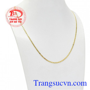 Dây chuyền vàng tây theo yêu cầu kiểu dáng thiết kế tỉ mỉ sang trọng. 