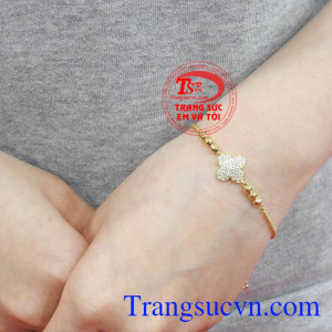 Lắc tay cỏ bốn lá