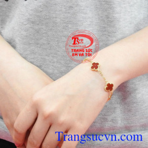 Sản phẩm có giá thành ưu đãi, bảo hành uy tín và giao hàng toàn quốc. Lắc tay mã não may mắn.