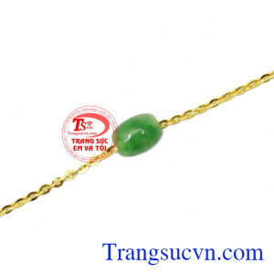 Lu thống được biết đến với nhiều công dụng đặc biệt, về sức khỏe như cân bằng nguồn cảm xúc, ổn định huyết áp,Lắc tay nữ vàng Jadeite nhỏ nhắn