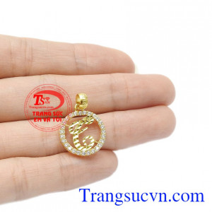 Với những người tên bắt đầu bằng chữ T thì đây là một sản phẩm vô cùng phù hợp với các bạn. Mặt dây chữ T lấp lánh