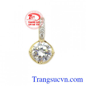 Mặt dây chuyền gắn đá cá tính nhập khẩu Korea vàng 10k gắn đá CZ cao cấp mang lại sự thanh thoát và thời trang cho sản phẩm