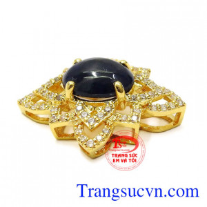 Đá Opal được coi là biểu tượng của tình yêu, sự tin tưởng, là món đồ trang sức ý nghĩa để làm quà tặng.