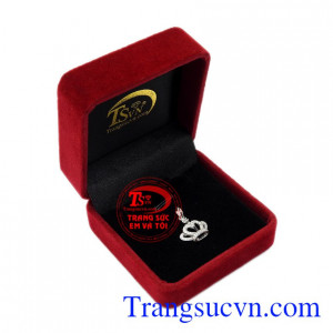 Mặt dây nữ vàng trắng nữ hoàng