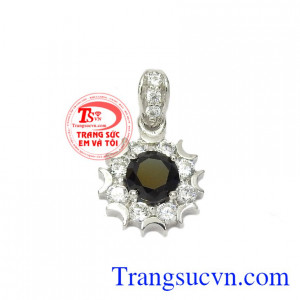 Mặt dây saphir tinh tế