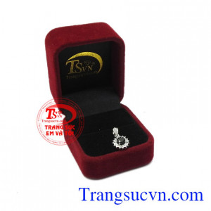 Sản phẩm được bảo hành uy tín, giao hàng toàn quốc. Mặt dây saphir tinh tế.