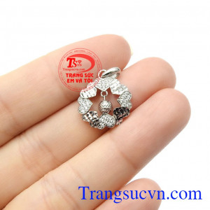 Kết hợp cùng viên bi nhỏ chính giữa tạo thêm điểm nhấn thu hút cho sản phẩm,Mặt dây vàng trắng trái tim