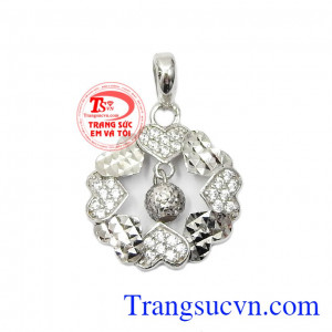 Mặt dây vàng trắng trái tim được nhập khẩu hoàn toàn từ Hàn quốc chế tác từ vàng 10k,Mặt dây vàng trắng trái tim
