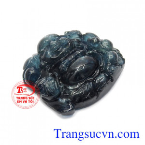 Phật Di Lăc tượng trưng cho niềm vui, hạnh phúc, sự thịnh vượng và may mắn. Mặt phật Di Lặc Sapphire an lành