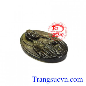 Mặt saphir Đức mẹ đẹp được chạm khắc từ đá saphir thiên nhiên.