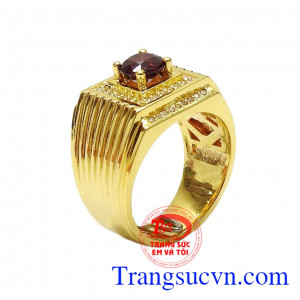 Nhẫn nam Garnet quý ông là sản phẩm được chế tác tinh tế từ vàng 14k và đá Garnet thiên nhiên,Nhẫn nam Garnet quý ông