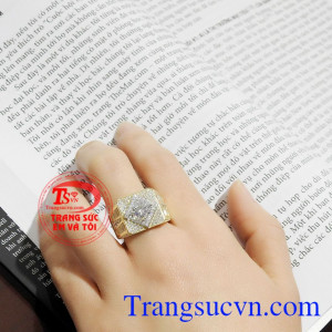 Nhẫn nam thành công nhập khẩu thích hợp làm quà tặng cho người thân hoặc bạn bè. 