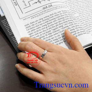 Nhẫn nam vàng trắng phú quý vàng 18k uy tín.