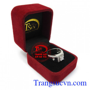 Sản phẩm phù hợp nhiều phong cách thời trang và trang phục, là lựa chọn tuyệt vời cho bản thân. Nhẫn nam vàng trắng quyền uy