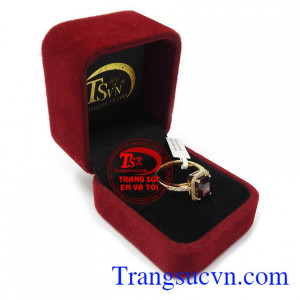 Nhẫn nữ vàng gắn granat màu sắc tươi sáng, có giấy kiểm định đảm bảo chất lượng Nhẫn nữ granat danh vọng