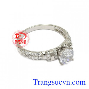 Mỗi cô gái đều mong muốn sở hữu một chiếc nhẫn của riêng mình và nhẫn nữ kết nối tình yêu sẽ là những gì họ mong chờ.