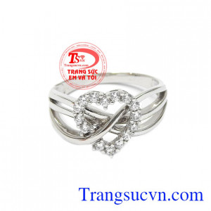 Nhẫn nữ sắc màu tình yêu được nhập khẩu trực tiếp từ Hàn Quốc. 