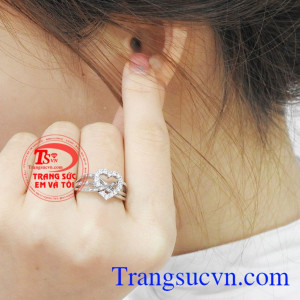 Mỗi một trang sức đều thể hiện cá tính riêng, hãy chọn cho mình sản phẩm phù hợp để chị em gái chúng mình luôn xinh đẹp nhé! Nhẫn nữ sắc màu tình yêu.