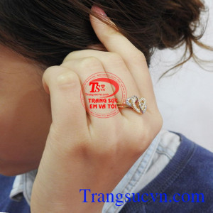 Sản phẩm rất được phái đẹp ưa chuộng, tạo nên phong cách riêng hiện đại cho mỗi người