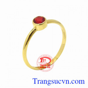 Nhẫn nữ vàng kiều diễm được nhiều cô gái yêu thích nhiều năm bởi vẻ trẻ trung, năng động chiếc nhẫn mang lại.