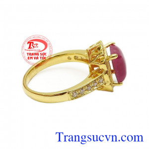 Ngoài ra, lựa chọn đá ruby hợp phong thủy còn mang lại cho người mệnh Hỏa và Thổ nhiều điều may mắn và hạnh phúc trong cuộc sống,Nhẫn nữ vàng Ruby sang trọng