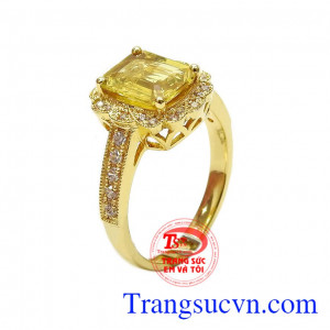 Nhẫn nữ vàng Sapphire quý phái là sản phẩm mẫu mã mới đang được rất nhiều khách hàng ưa chuộng và lựa chọn,Nhẫn nữ vàng Sapphire quý phái