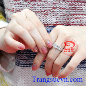 Nhẫn nữ vàng trắng sành điệu Korea vàng 10k chất lượng.