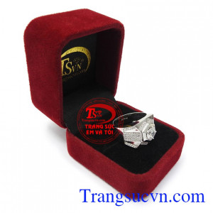 Nhẫn nam phù hợp phong cách thời trang và trang phục, là sự lựa chọn tuyệt vời cho chính bạn Nhẫn vàng trắng nam quyền lực