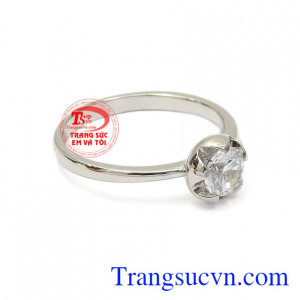 Nhẫn vàng trắng sắc màu tình yêu sẽ là món quà đầy ý nghĩa để dành tặng người thương vào những dịp thật đặc biệt của hai người.