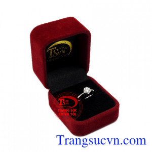 Nhẫn vàng trắng sắc màu tình yêu