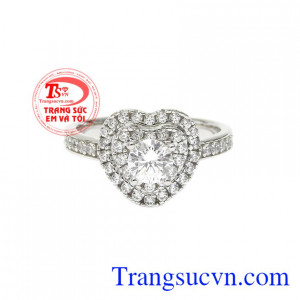 Nhẫn vàng trắng trái tim hạnh phúc mang đến cho người dùng một sản phẩm hoàn hảo đến từng chi tiết. 
