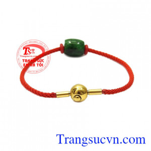 Vòng tay lu thống jadeite bình an mang nhiều ý nghĩa cho người dùng. 