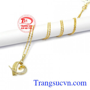 Sản phẩm phù hợp nhiều lứa tuổi và trang phục góp phần tạo nên phong cách riêng cho người đeo.