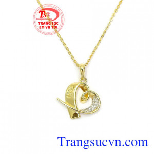 Bộ dây chuyền nữ quyến rũ tôn lên được sự nữ tính nhưng vẫn không kém phần cá tính cho phái đẹp